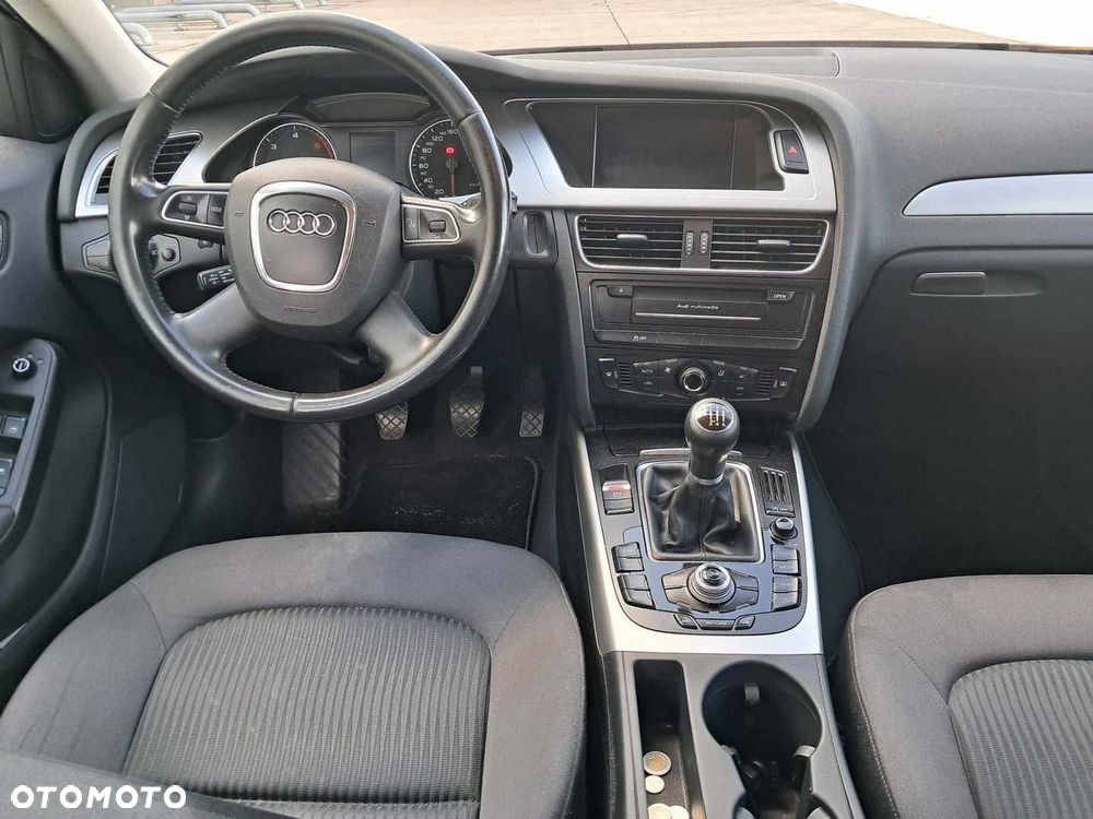 Audi A4 Avant - 9