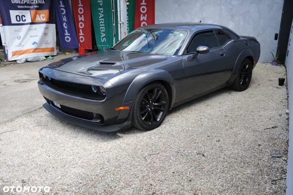 Dodge Challenger - 10