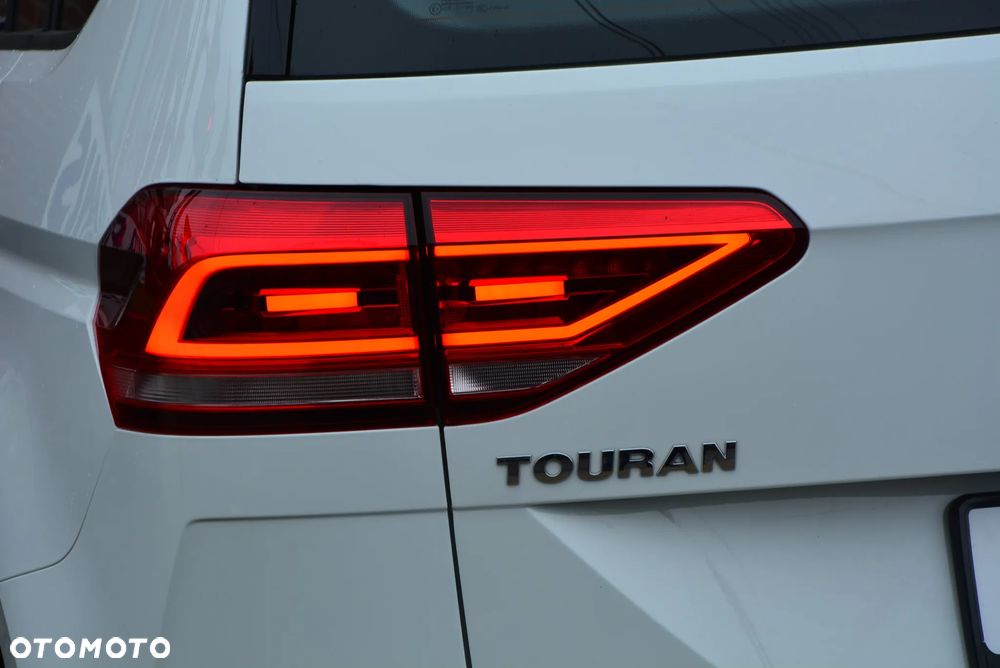 Volkswagen Touran - 18