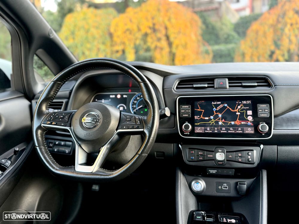 Nissan Leaf N-Connecta Two Tone - 19