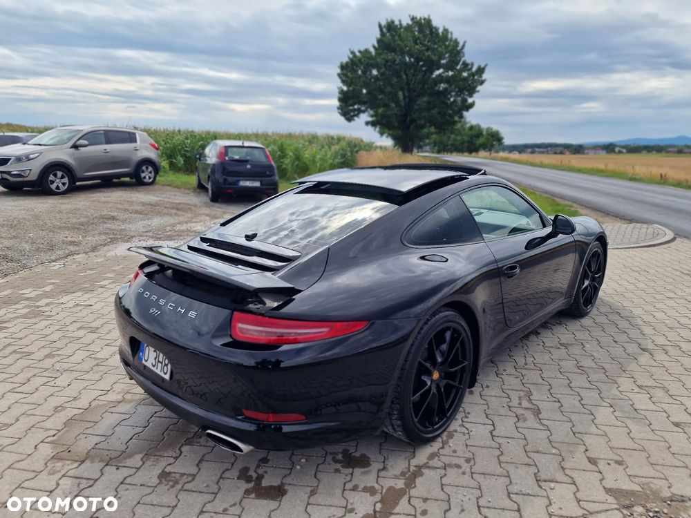 Porsche 911 Carrera Black Edition PDK - 11