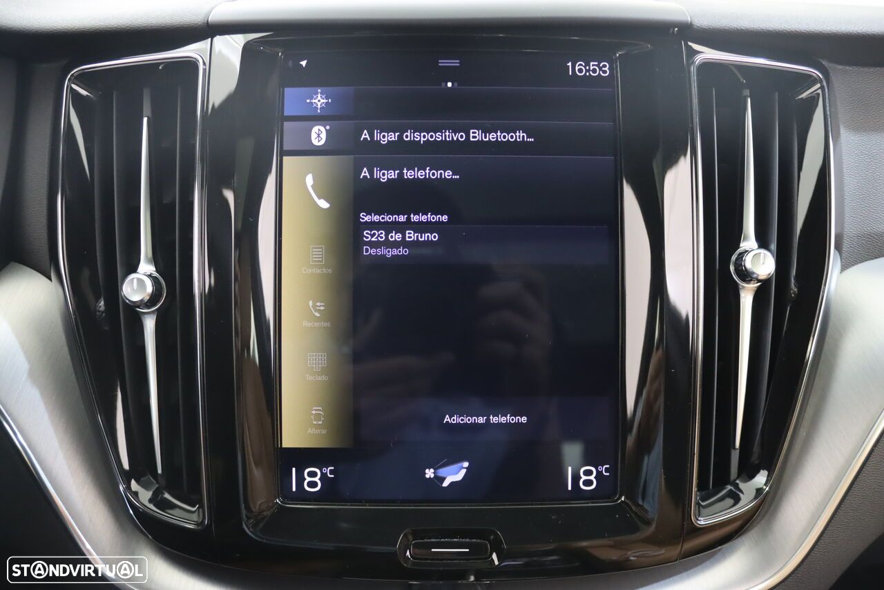 Volvo XC 60 2.0 T8 PHEV Momentum Plus AWD - 23