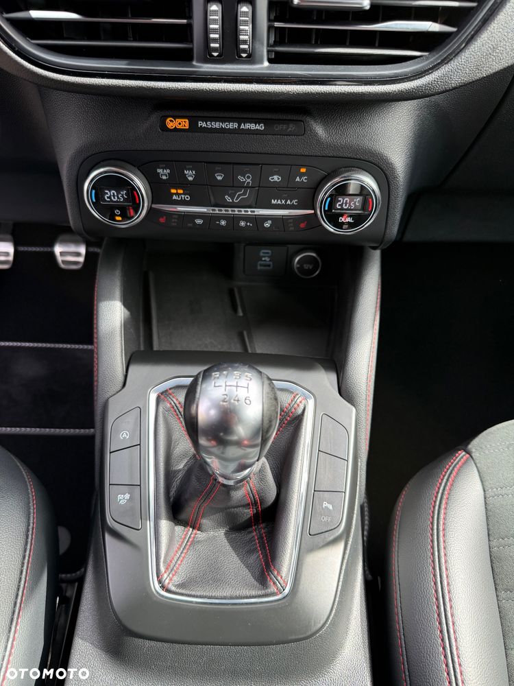 Ford Kuga 2.0 EcoBlue Hybrid ST-LINE X - 27