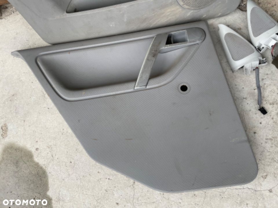 Volkswagen POLO 6N boczek tapicerka drzwi tył  panel szyb jasne szare - 2