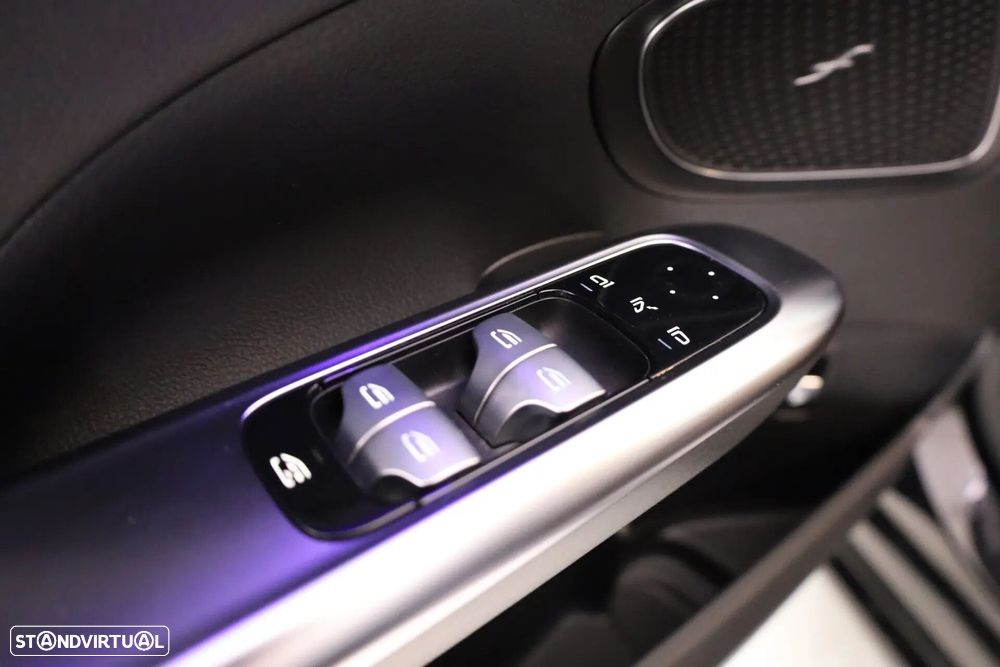 Mercedes-Benz C 300 e T 9G-TRONIC Avantgarde - 39