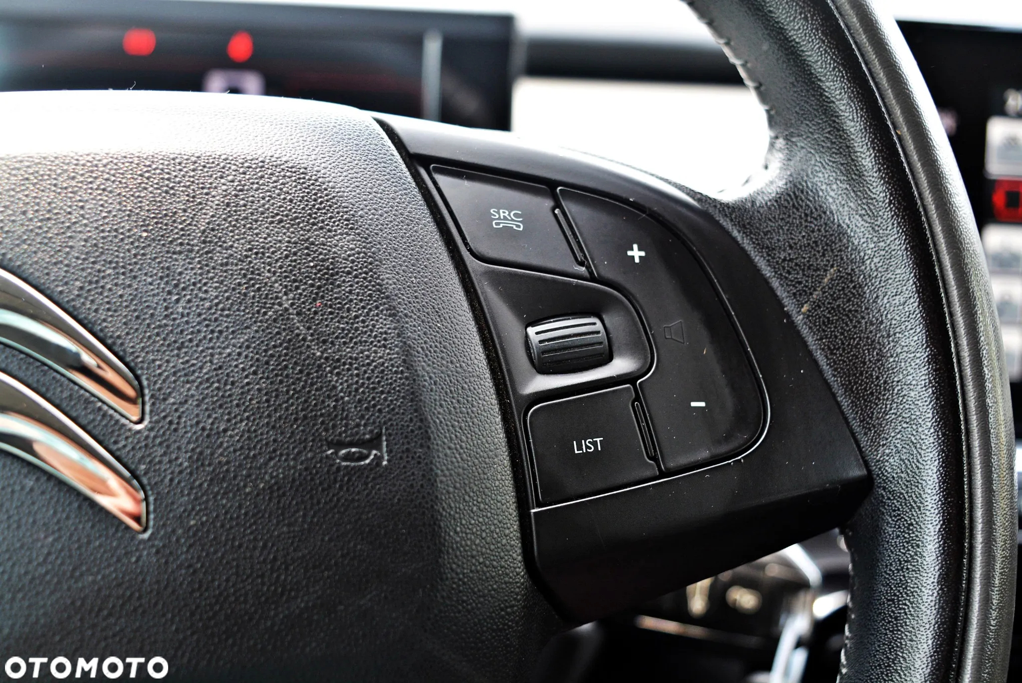 Citroën C4 Cactus 1.2 PureTech Shine Edition S&S - 24
