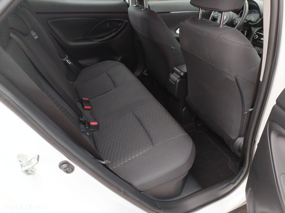 Toyota Yaris Cross Hybrid 1.5 Comfort - 12