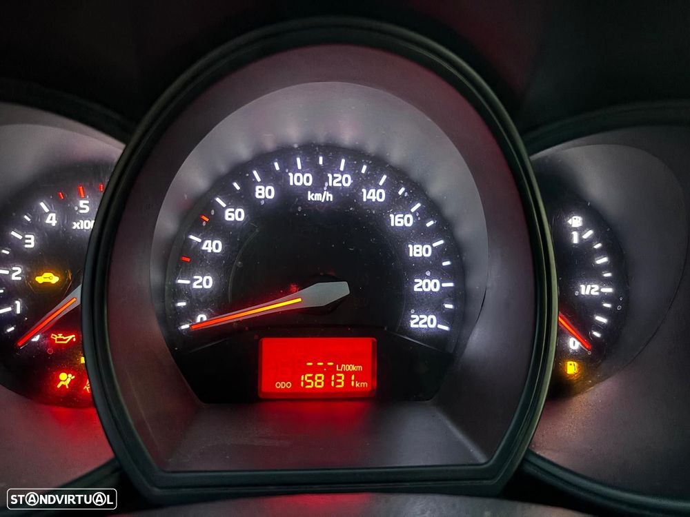 Kia Rio 1.1 CRDi LX ISG - 14