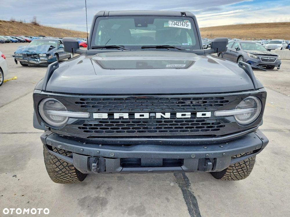 Ford Bronco - 5