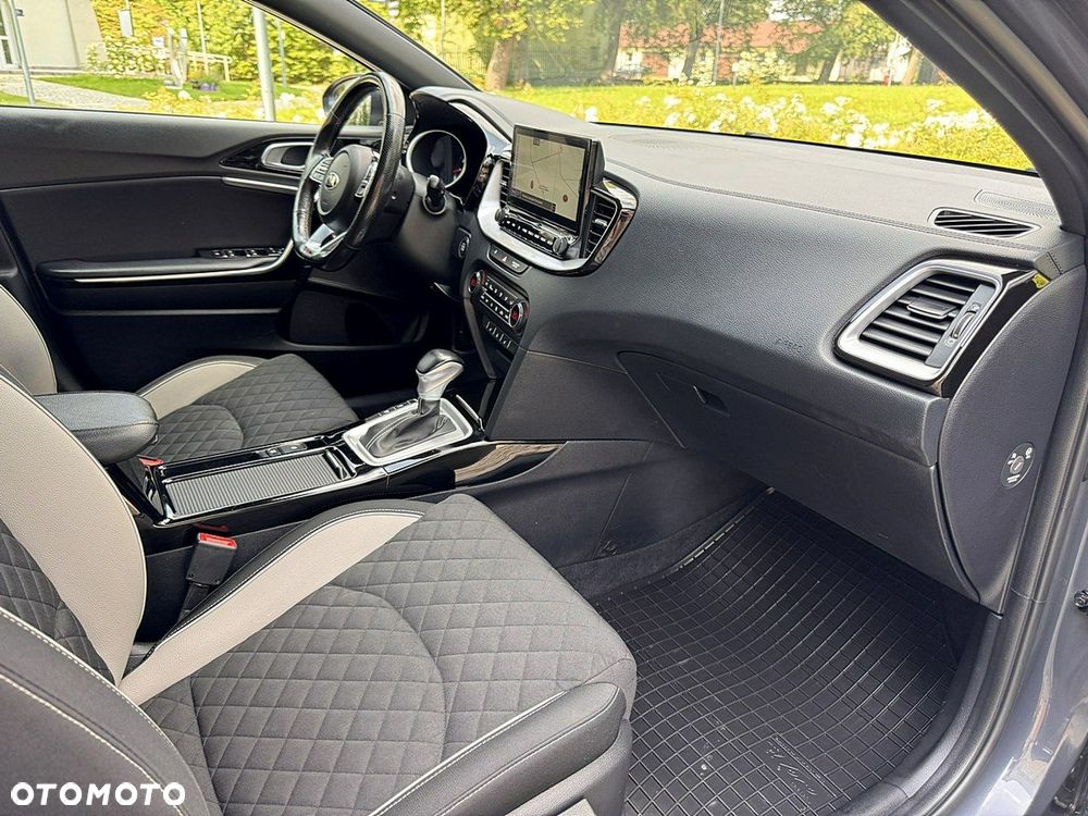 Kia ProCeed - 14