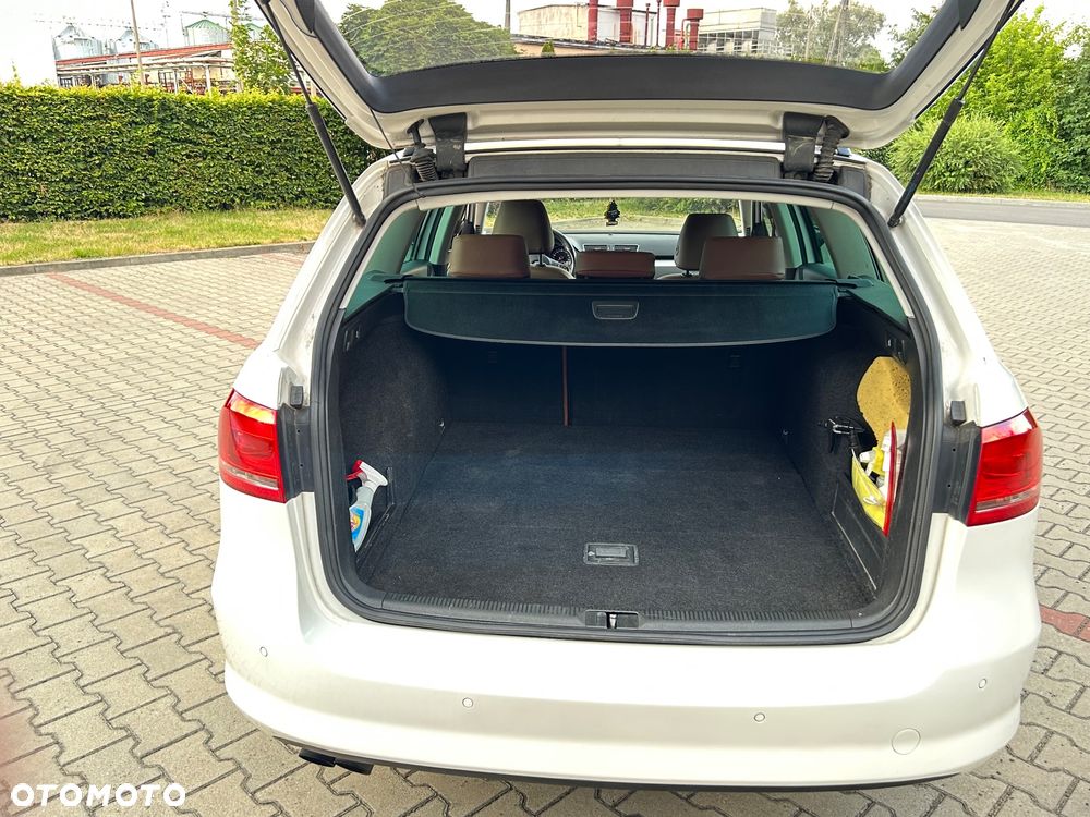 Volkswagen Passat - 8