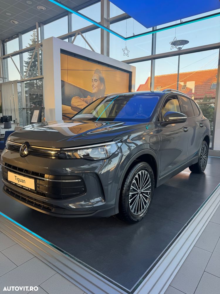 Volkswagen Tiguan - 2