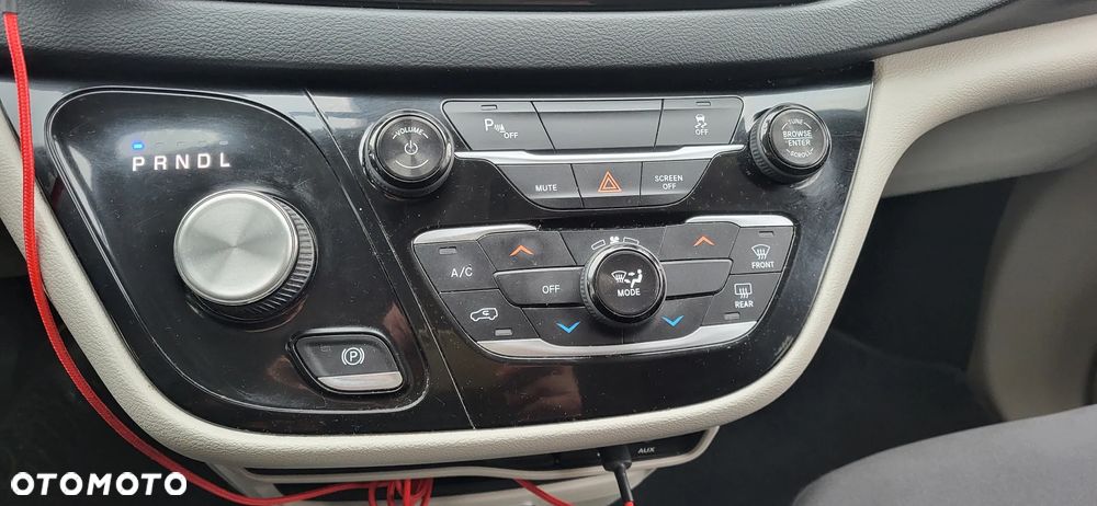 Chrysler Pacifica - 11