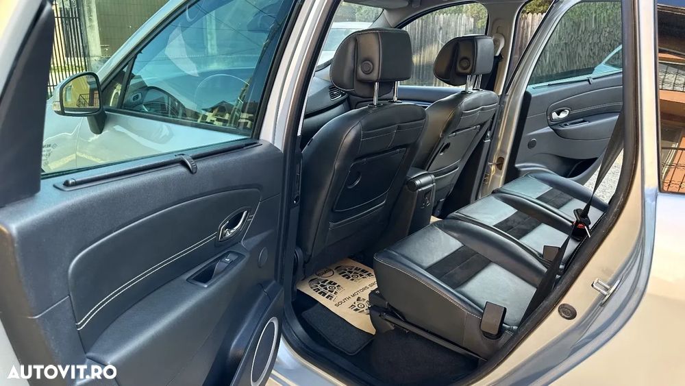 Renault Grand Scenic ENERGY dCi 130 Start & Stop Bose Edition - 24