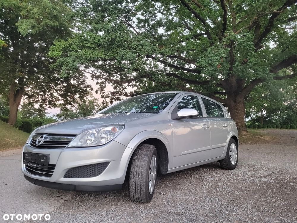 Opel Astra 1.6 Innovation - 23