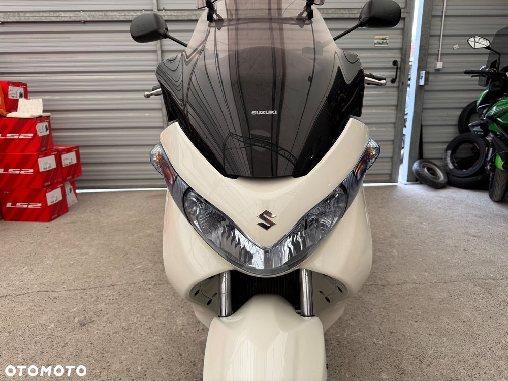 Suzuki Burgman - 17