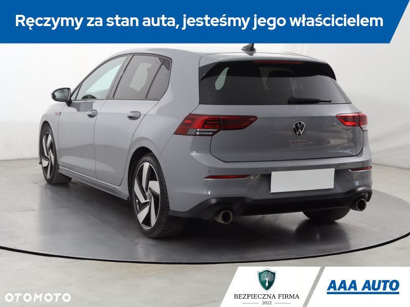 Volkswagen Golf - 6