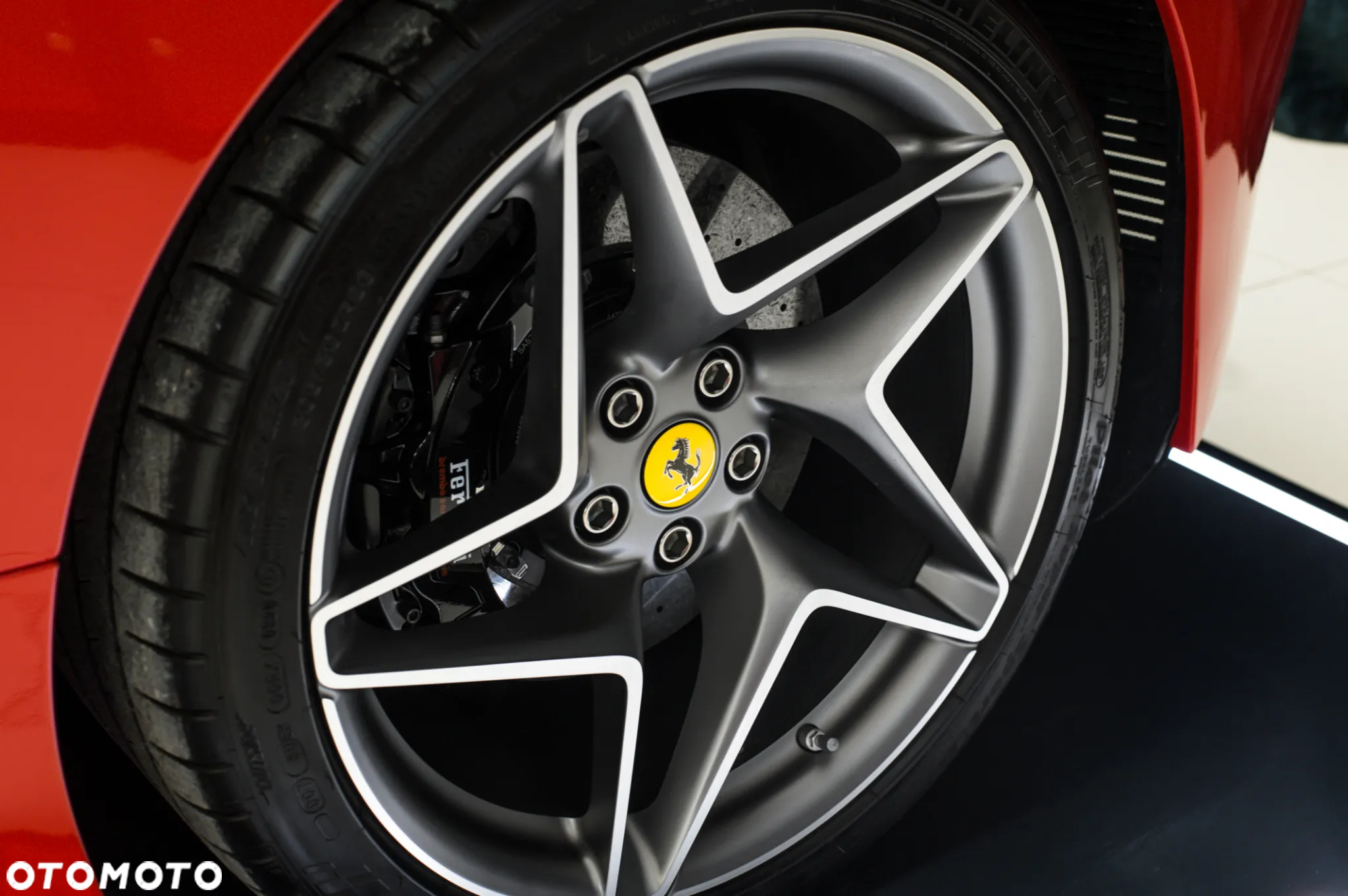 Ferrari F8 Spider - 9