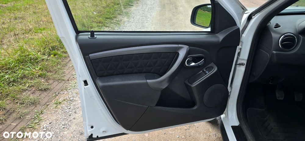 Dacia Duster 1.6 SCe Laureate S&S - 7