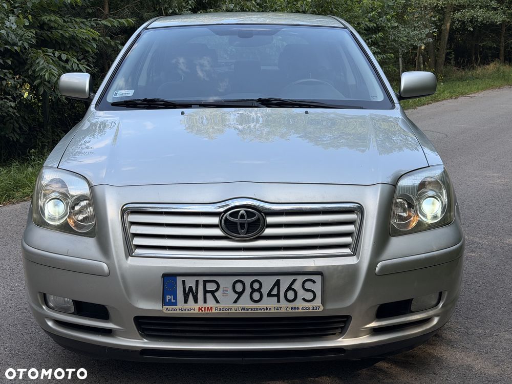 Toyota Avensis - 2