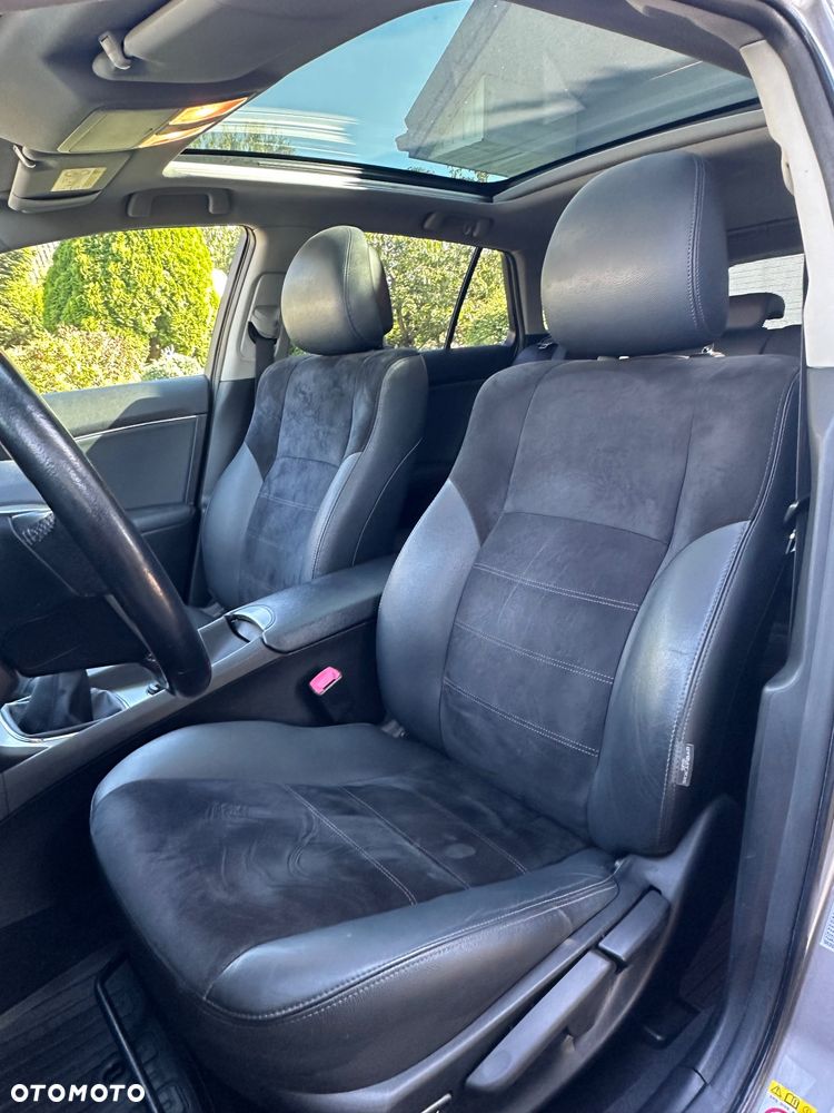 Toyota Avensis 1.8 Comfort - 13
