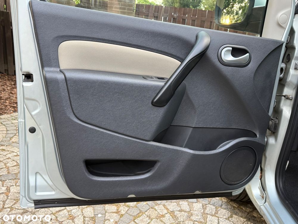 Renault Kangoo 1.6 16V 105 Happy Family - 28