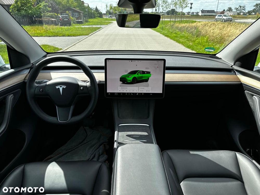 Tesla Model Y Long Range AWD - 5