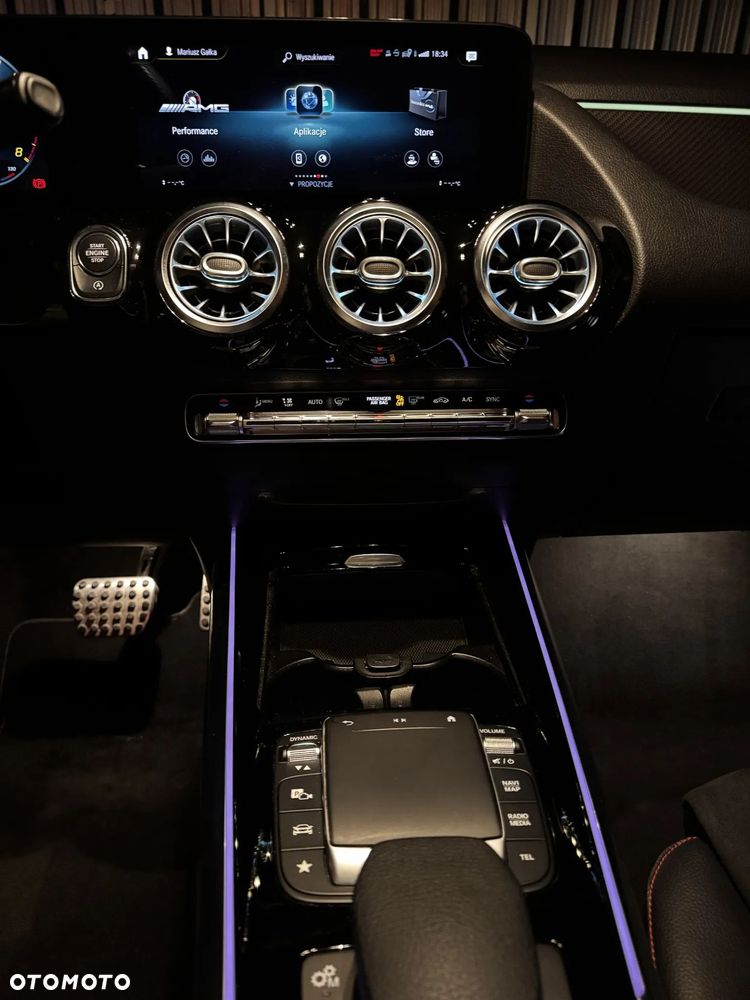 Mercedes-Benz GLA - 20