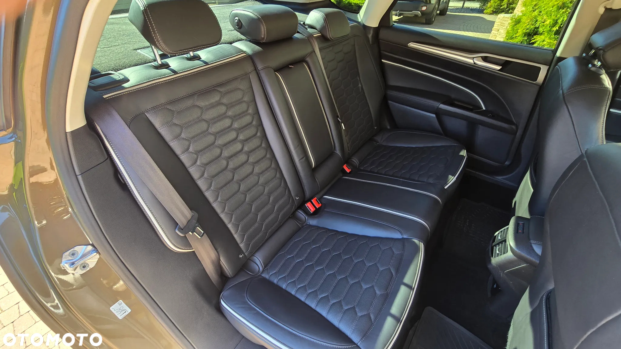 Ford Mondeo Vignale 2.0 EcoBoost - 36