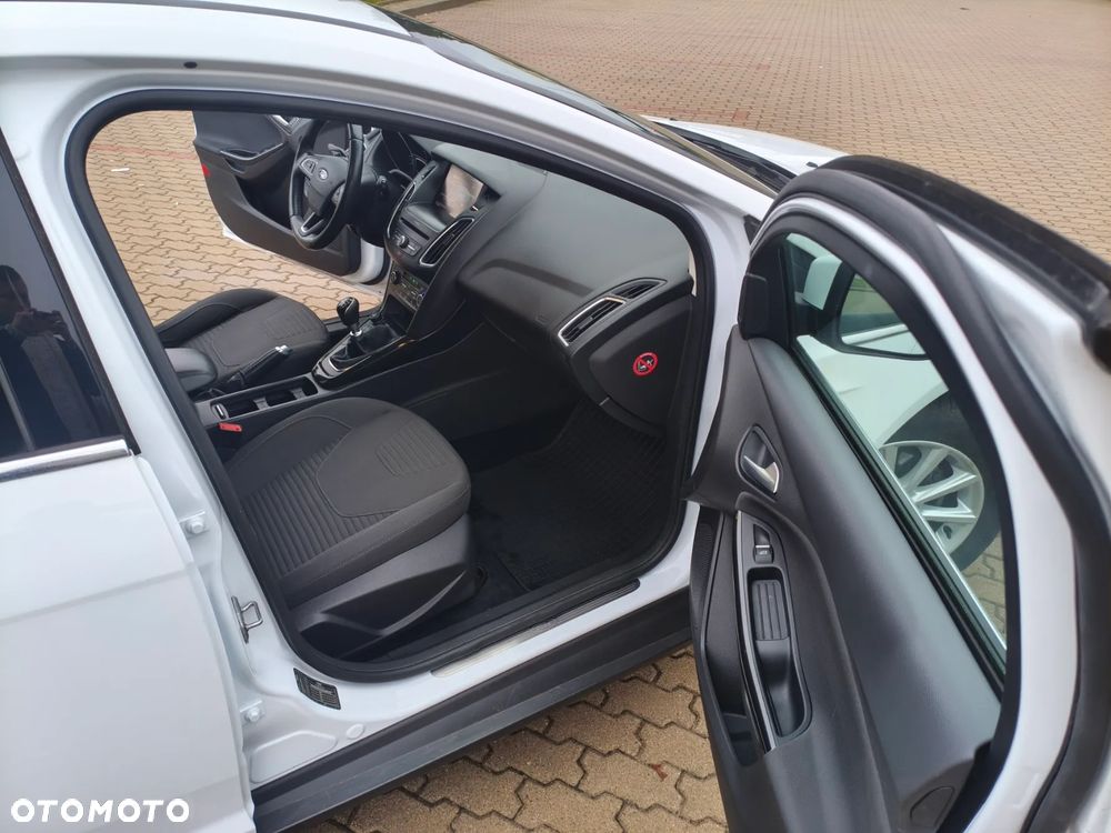 Ford Focus 1.0 EcoBoost Titanium ASS - 14