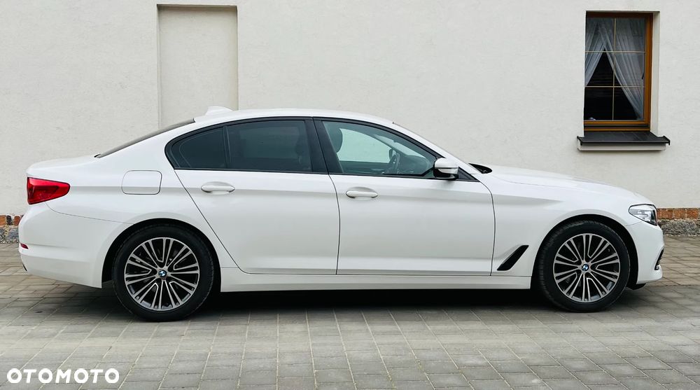 BMW Seria 5 520i GPF Sport Line sport - 6