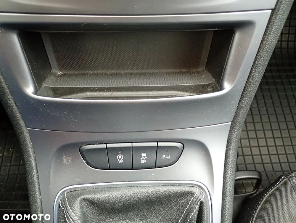 Opel Astra 1.4 T Enjoy - 19