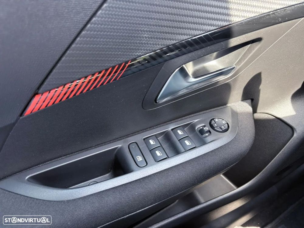 Peugeot 208 1.2 PureTech Active Pack - 32