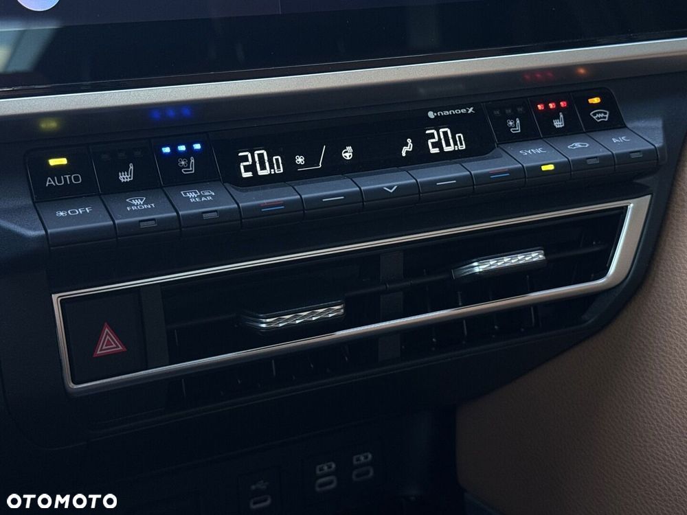 Toyota Camry - 27