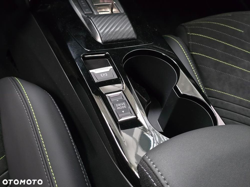 Peugeot 2008 PureTech mHEV GT Exclusive e-DCS6 - 17