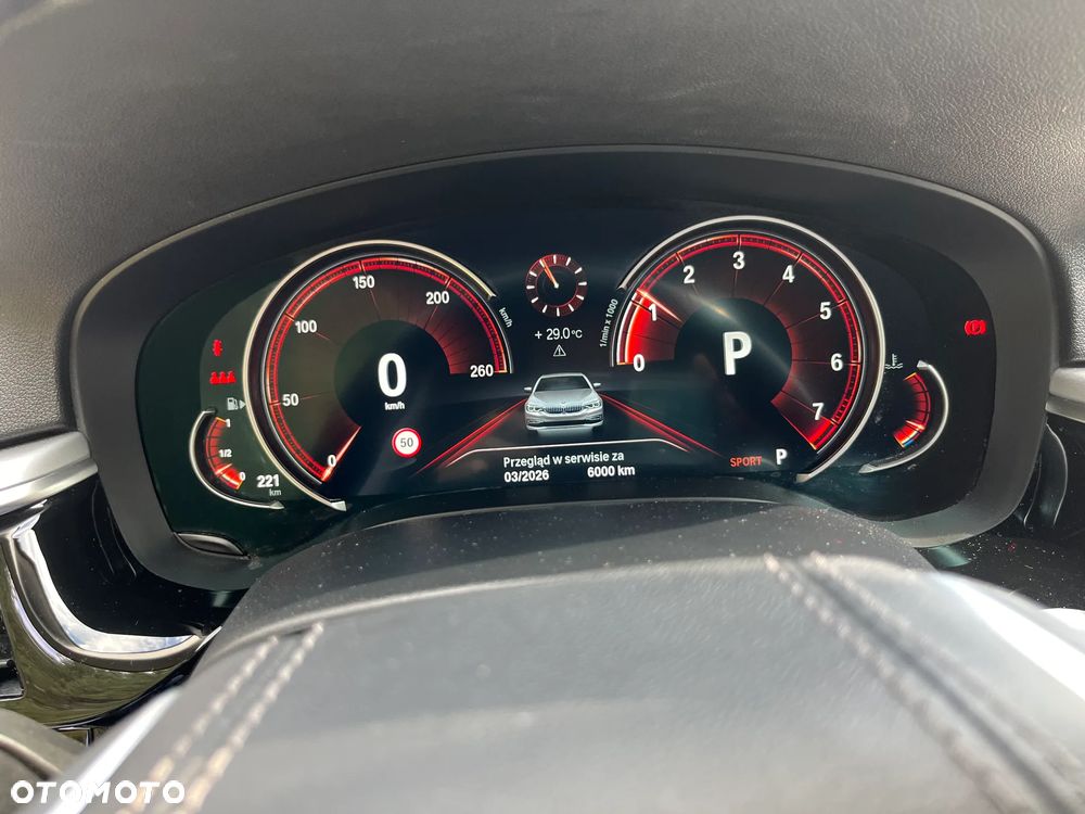 BMW Seria 5 530i Touring - 23