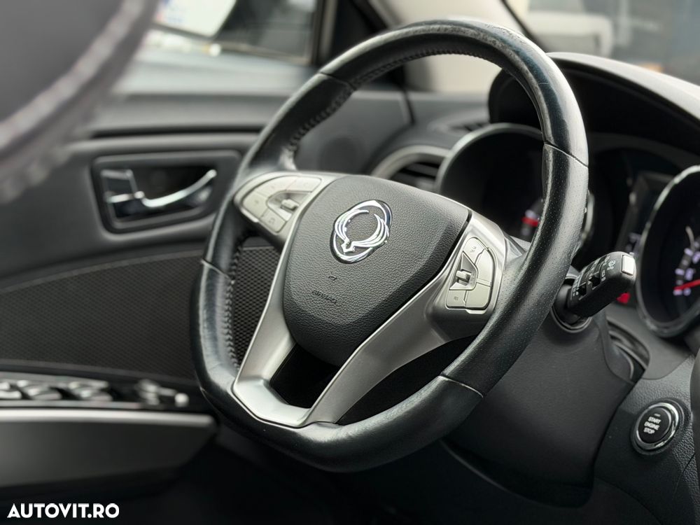 SsangYong Tivoli e-XDi 160 2WD Start/Stop Crystal - 26