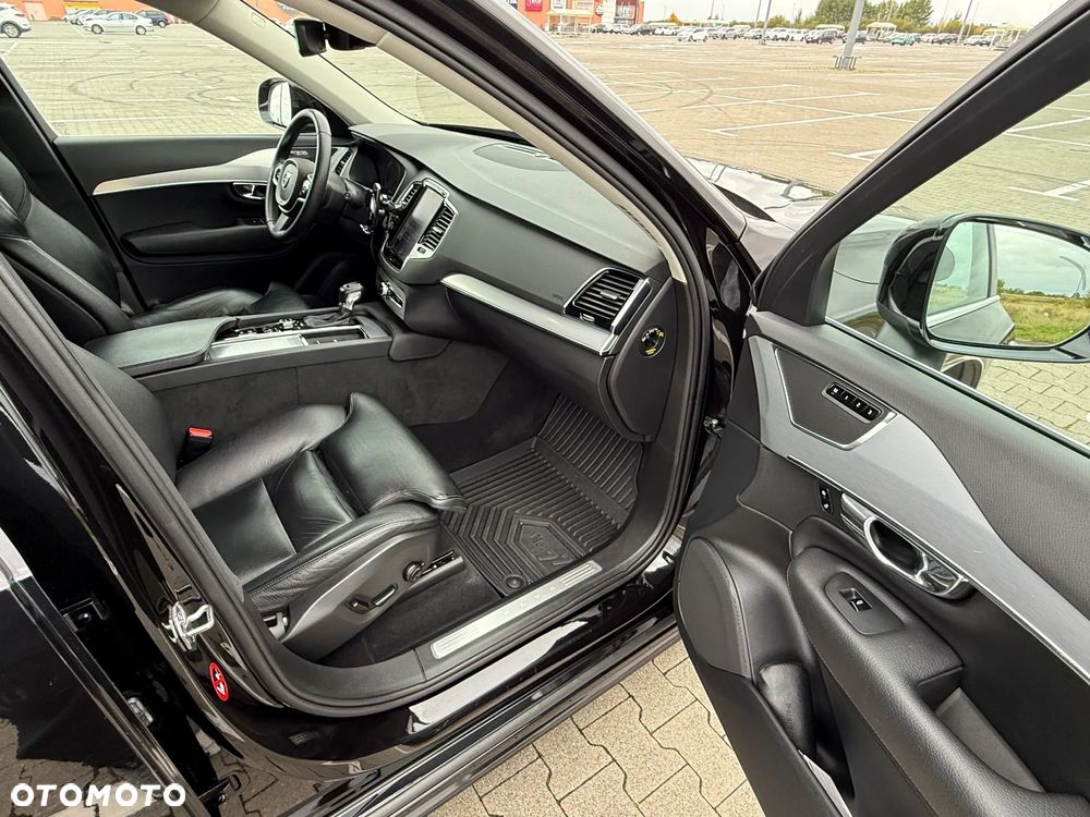 Volvo XC 90 D5 AWD Momentum - 9