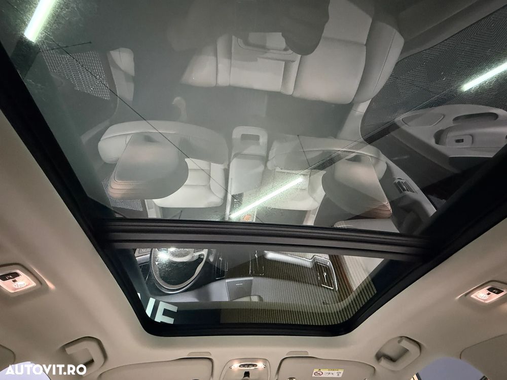 Volvo XC 60 T8 Twin Engine AWD Momentum - 24