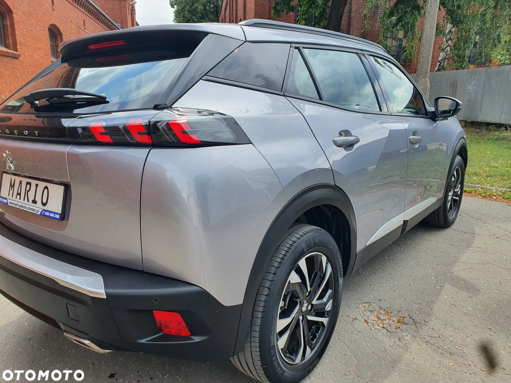 Peugeot 2008 - 4