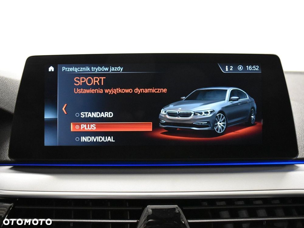 BMW Seria 5 530i GPF xDrive Luxury Line sport - 28