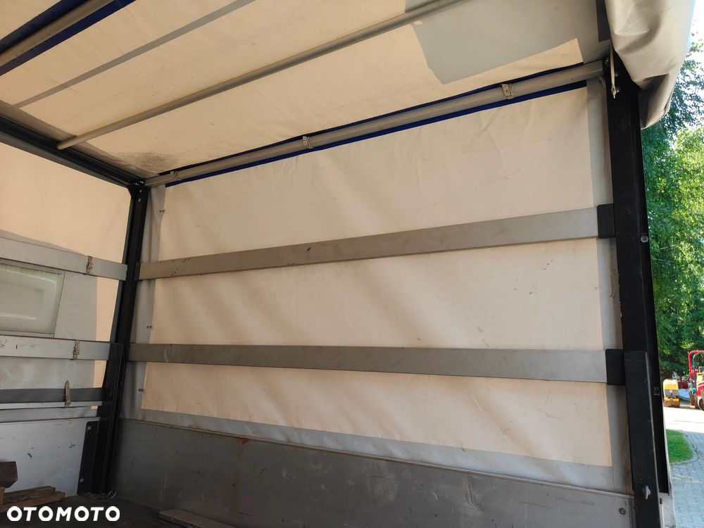 Plandeka ze stelażem Volkswagen Crafter - 10
