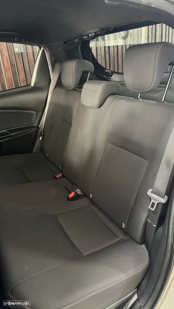 Toyota Yaris 1.5 HSD Square Collec.White - 16