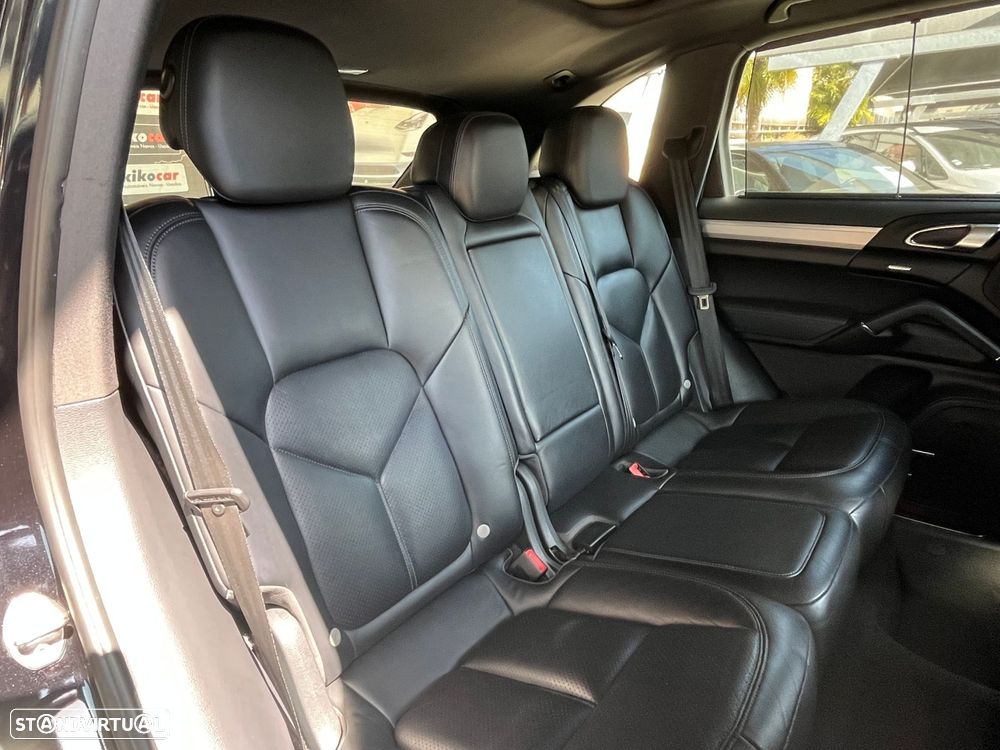 Porsche Cayenne Standard - 54