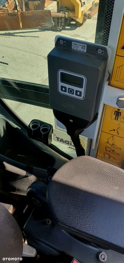 Liebherr A912 compact z rototiltem - 15
