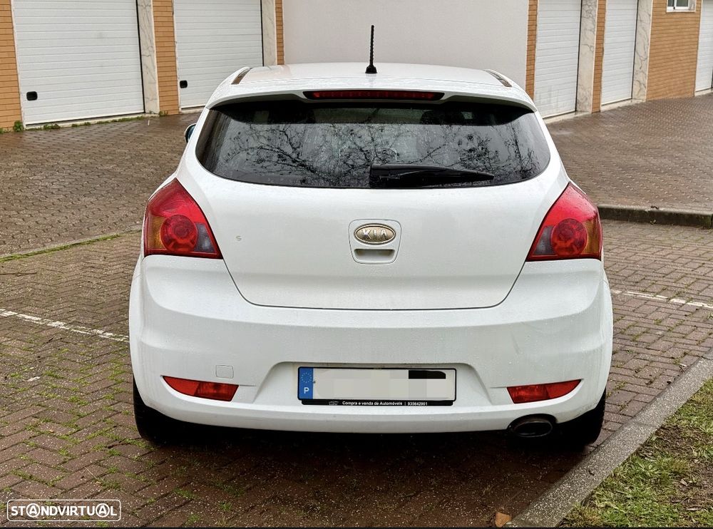 Kia Ceed S Coupé 1.6 CRDi EX - 9