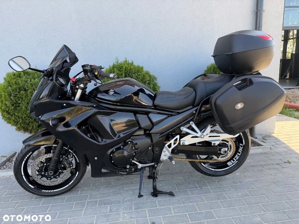 Suzuki GSX - 5
