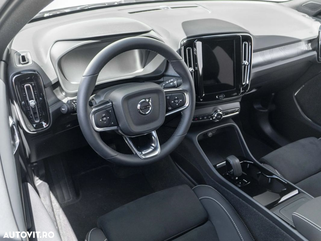 Volvo XC 40 Recharge Twin Motor AWD Plus - 10