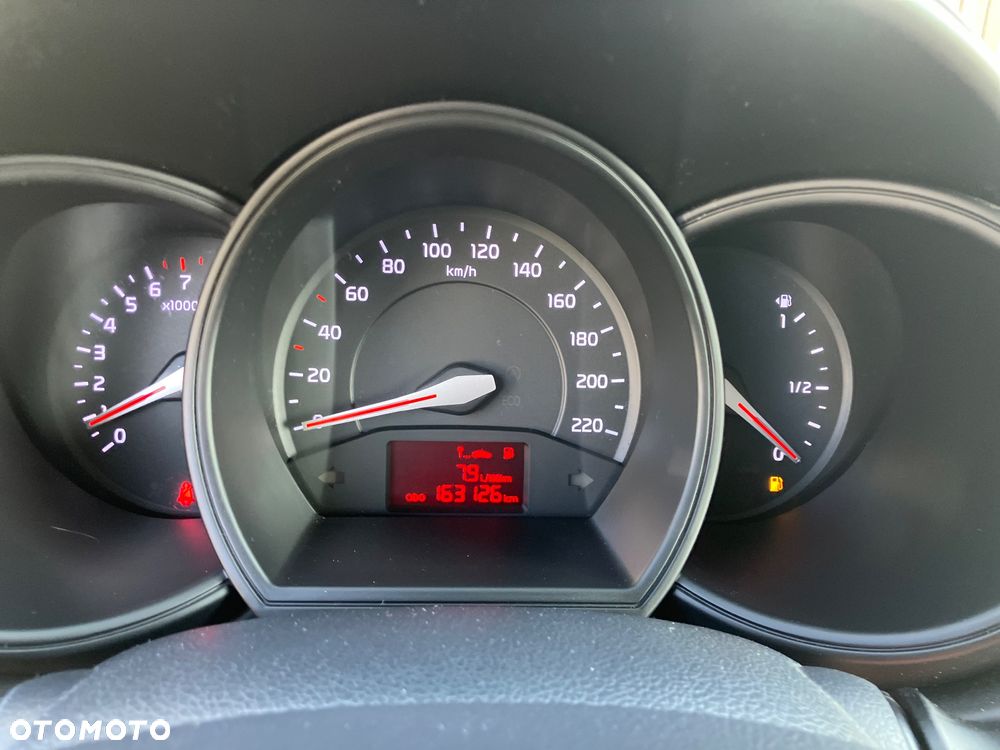 Kia Rio 1.2 L - 5
