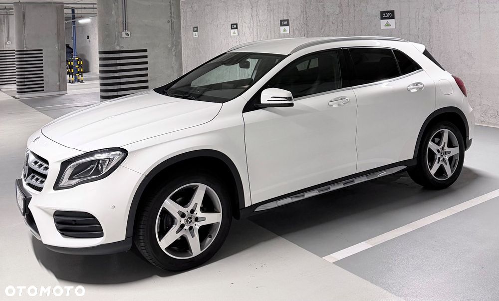 Mercedes-Benz GLA 200 7G-DCT AMG Line - 5